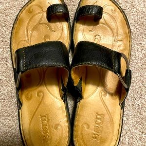 Born VGUC Sandals Black Leather Size 9